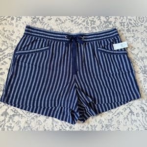 Women’s Gap Size L Blue & White Draw String Linen Blend Shorts